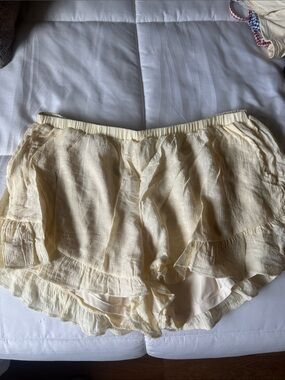 Klassy Network Cream Ruffle Linen-Blend Skort Shorts